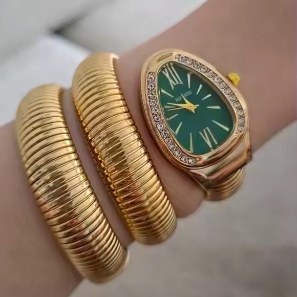 Serpenti Elegant Gold Wrap Women's Watch - Picture 3 of 16